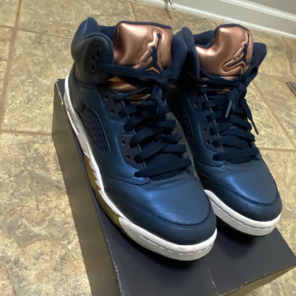 Air Jordan 5 Retro "Bronze" 7 in men 8 in women